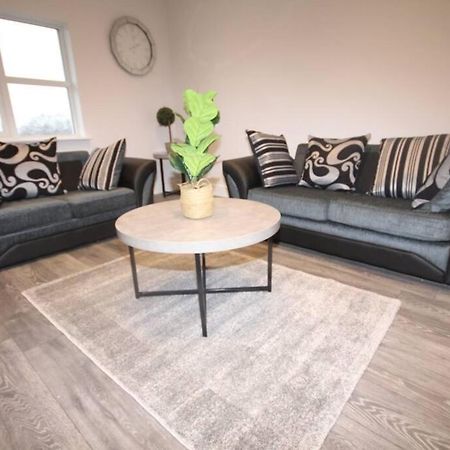 Great West Road Apartments Flat D London Exterior photo
