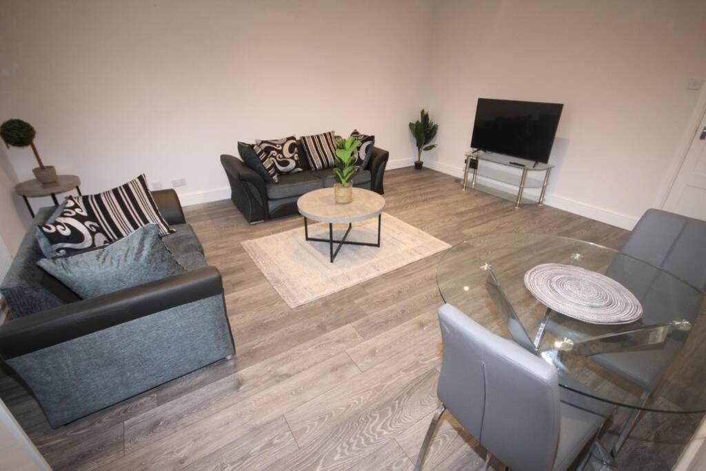 Great West Road Apartments Flat D London Exterior photo